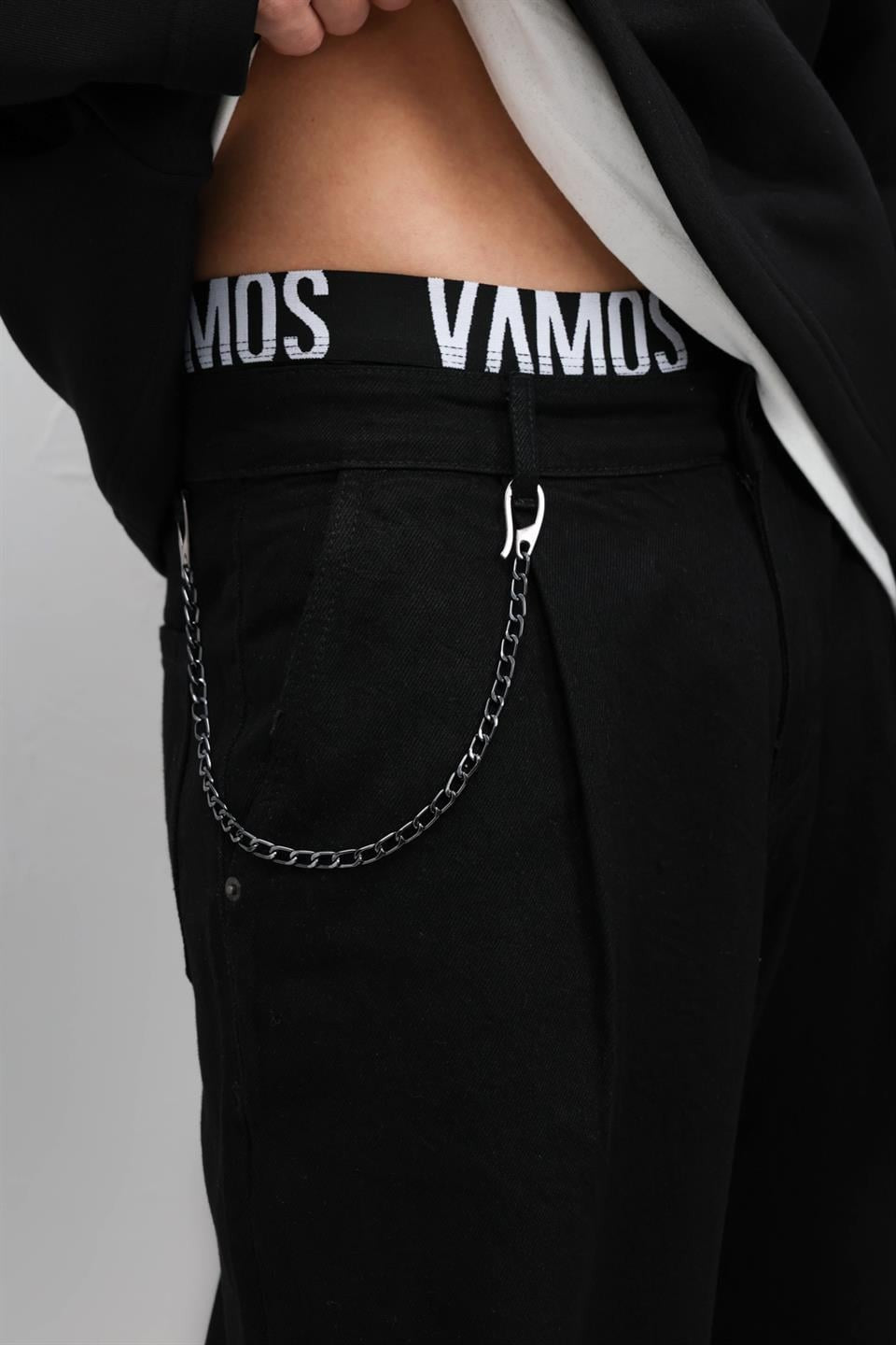 Pleated Baggy Jeans with Chain Accents