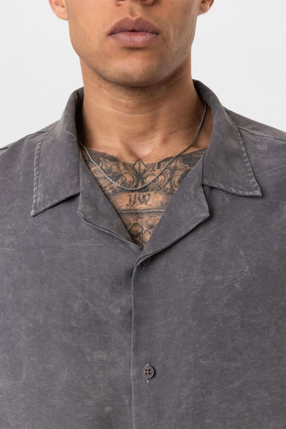 Oversized Short-Sleeve Shirt (Machine Washable)