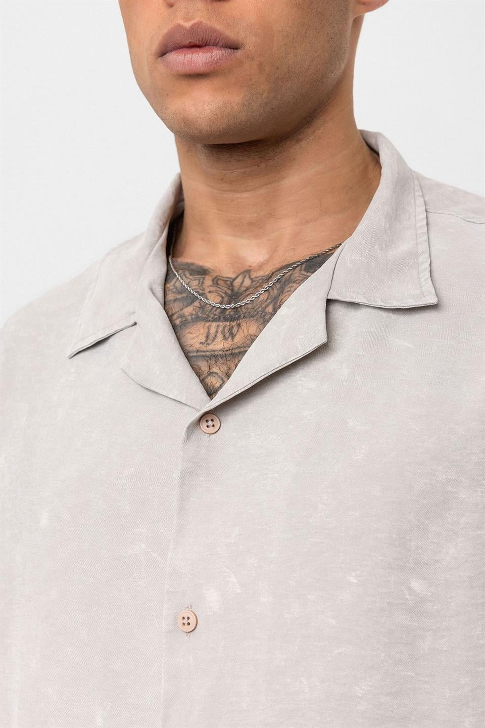 Oversized Short-Sleeve Shirt (Machine Washable)