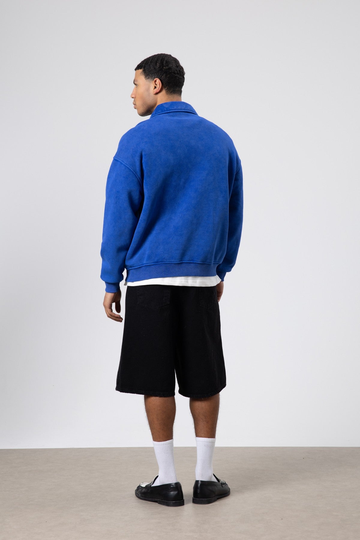Oversized Printed Sweatshirt with a Collar and Zipper