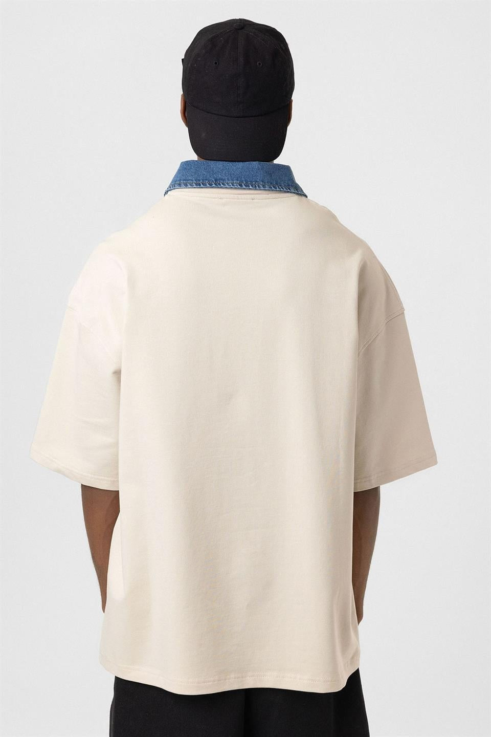 Oversized T-Shirt with Polo Collar and Embroidered Design