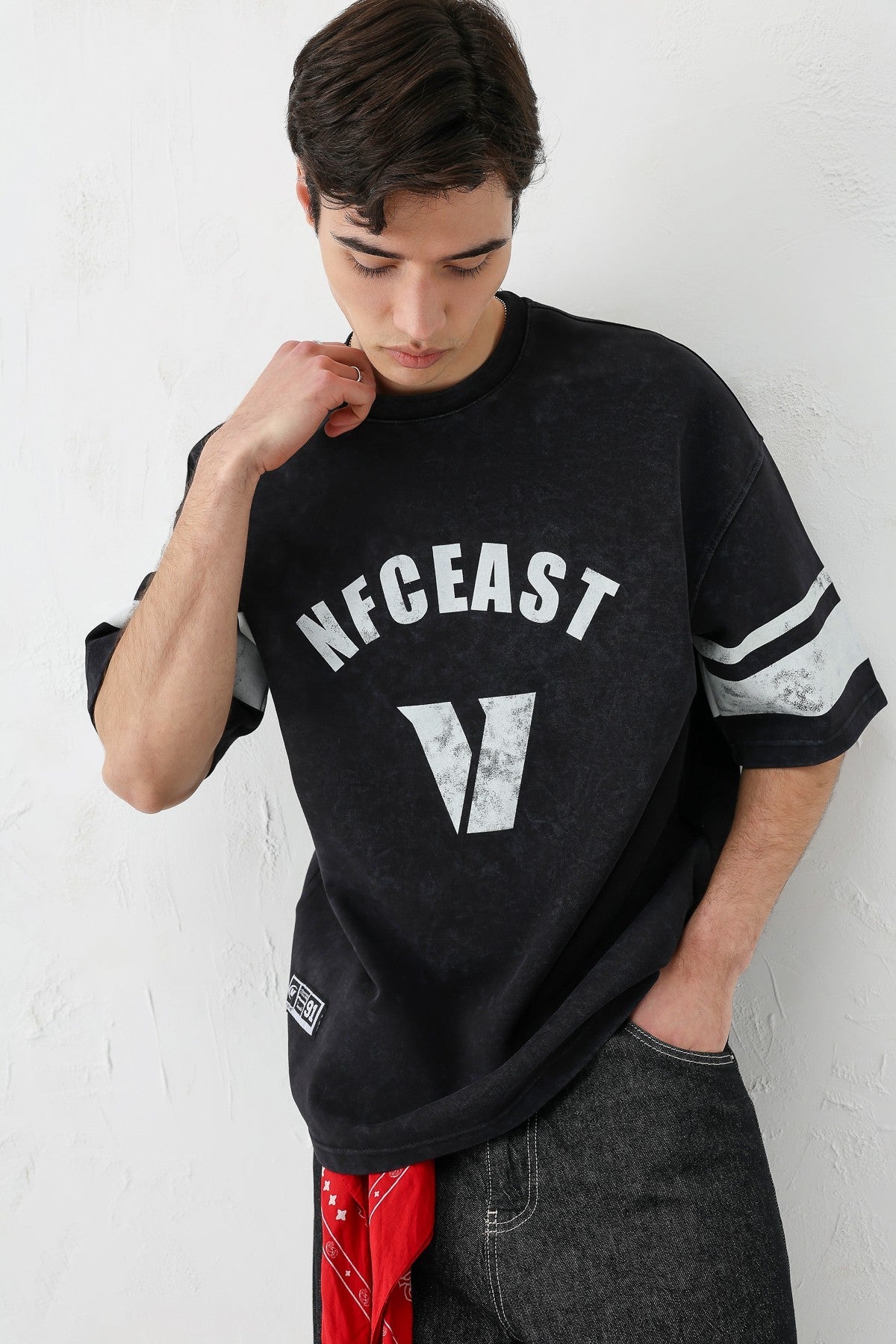 Oversized T-Shirt with V-Print and Sleeve Details
