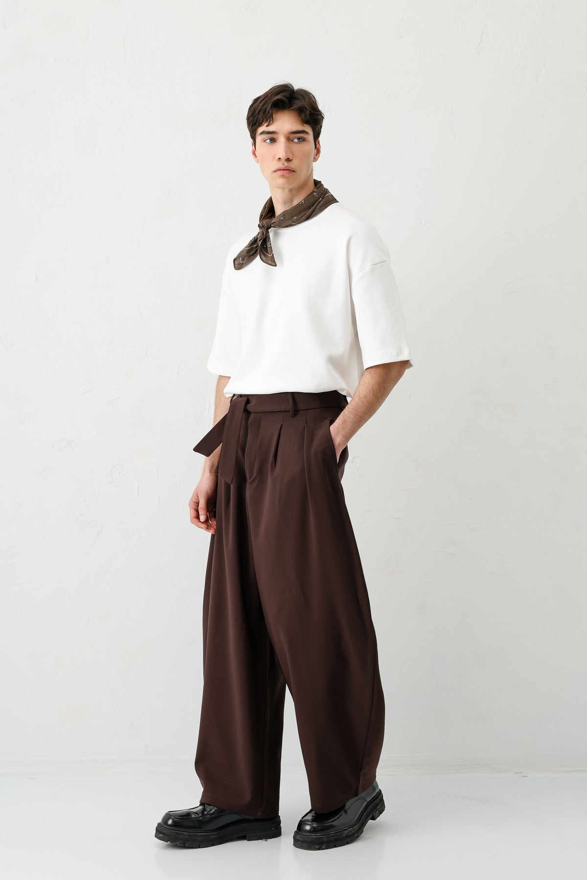 Barrel Fit, Tailored Fit, Belted Pants