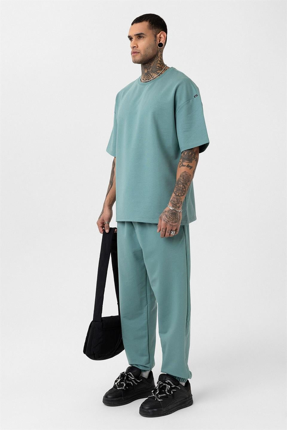 Basic Oversized Sweatsuit Set with Elastic Cuffs