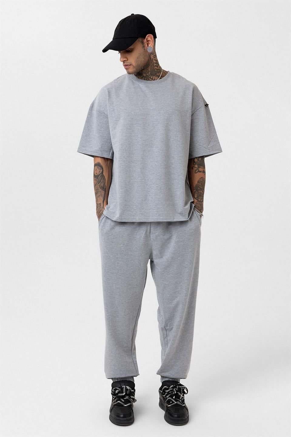 Basic Oversized Sweatsuit Set with Elastic Cuffs