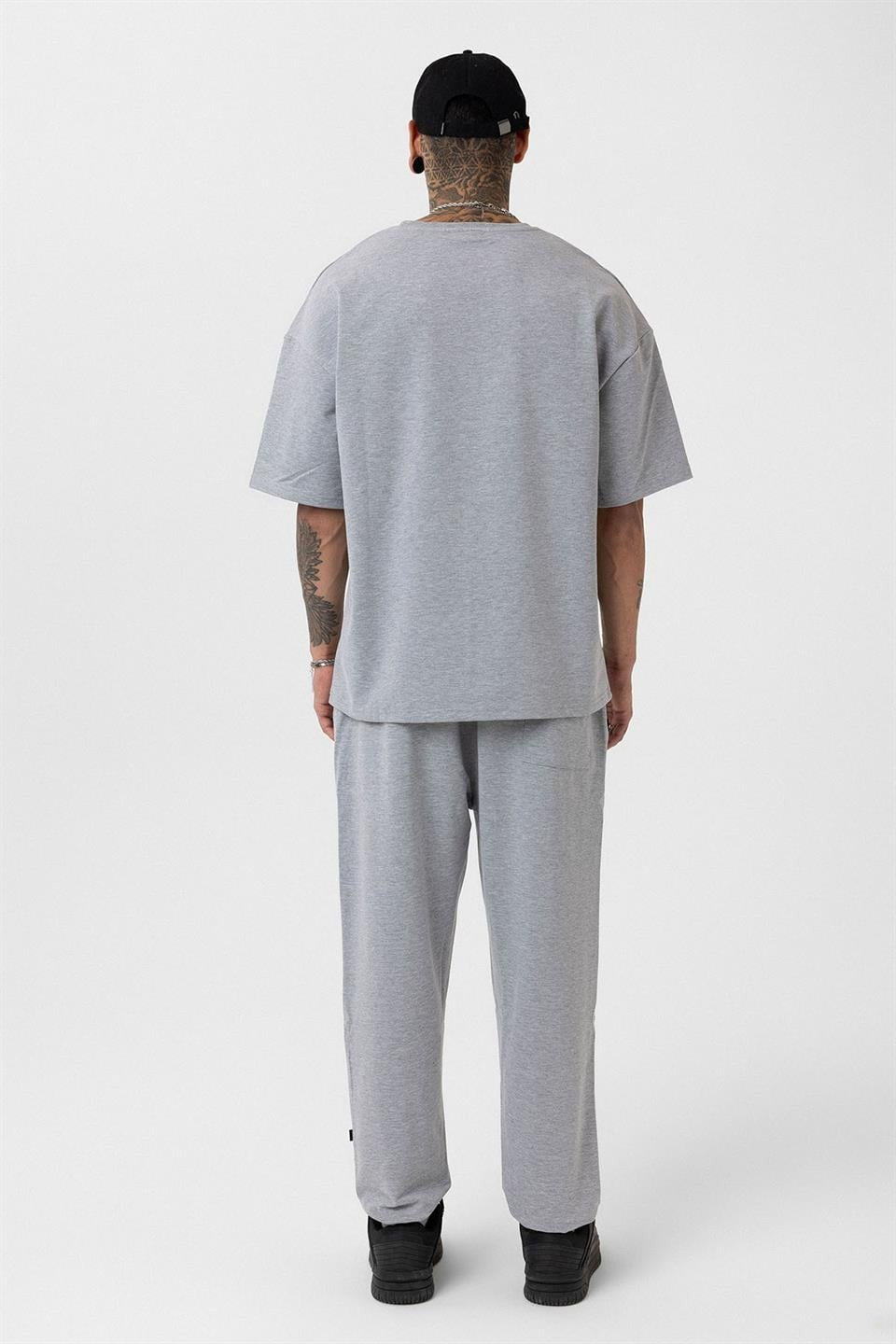 Basic Oversized Sweatsuit Set with Elastic Cuffs