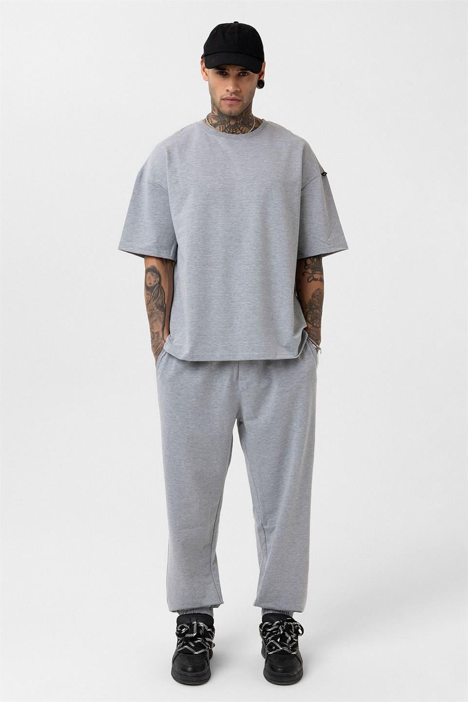 Basic Oversized Sweatsuit Set with Elastic Cuffs