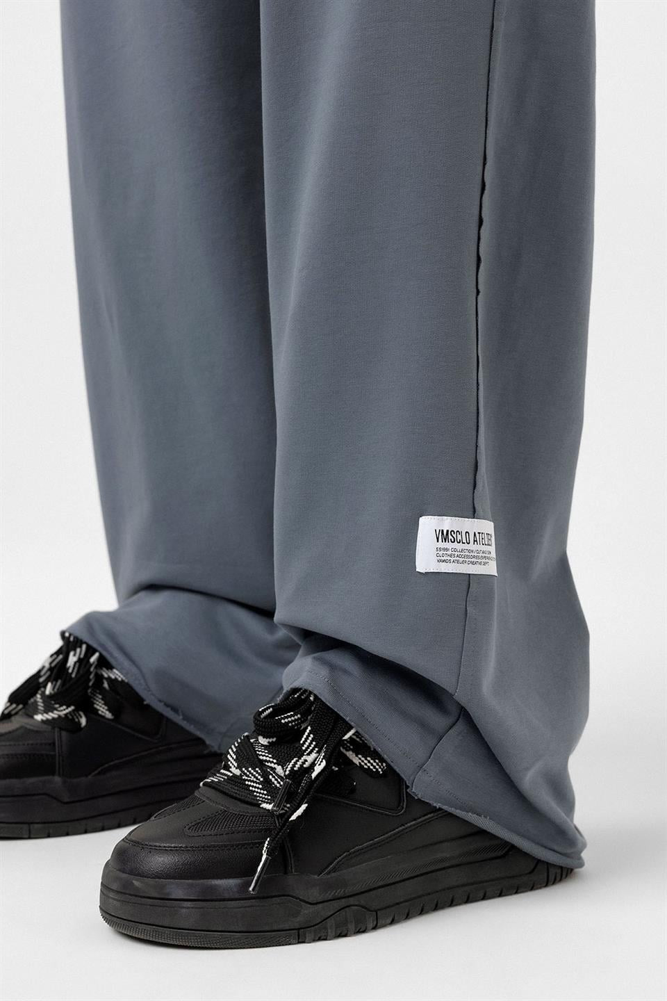 Label: Detailed Oversized Sweatsuit Set