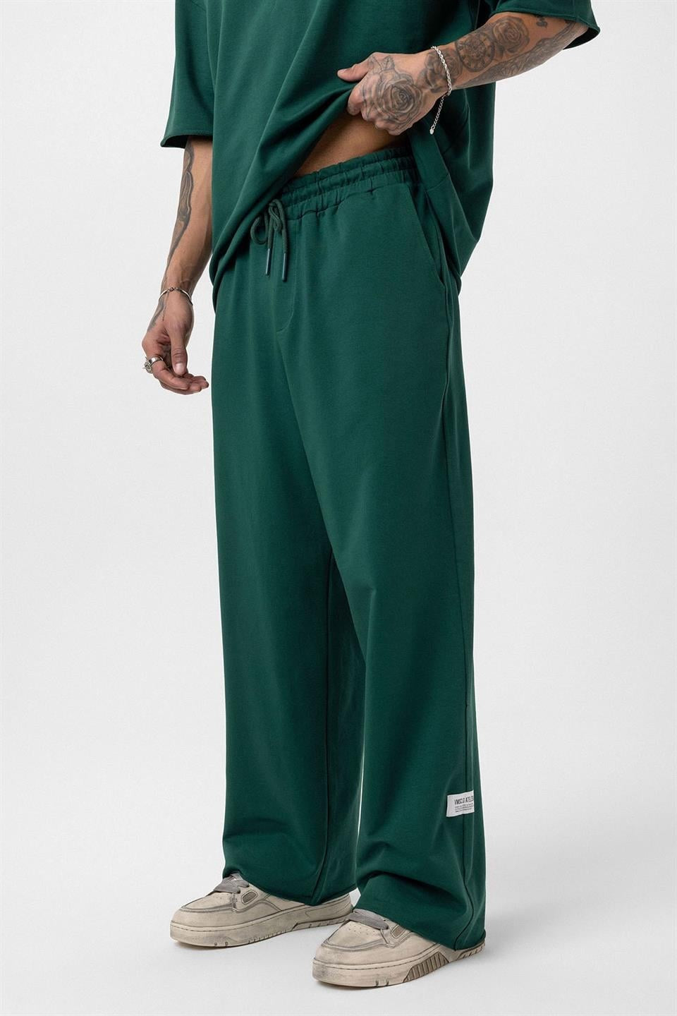 Label: Detailed Oversized Sweatsuit Set