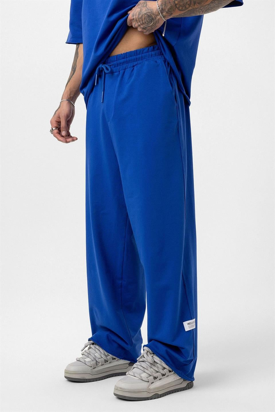 Label: Detailed Oversized Sweatsuit Set
