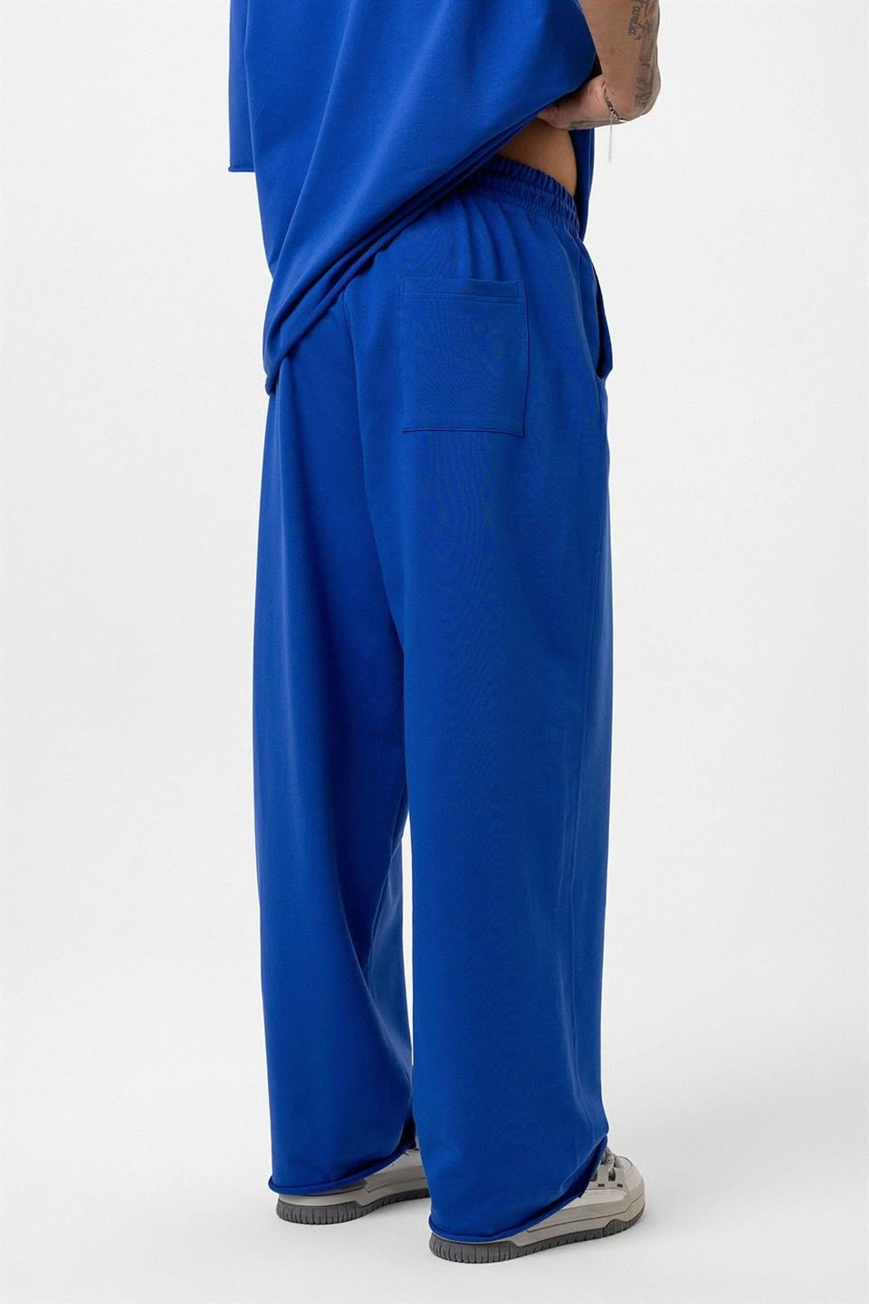 Label: Detailed Oversized Sweatsuit Set