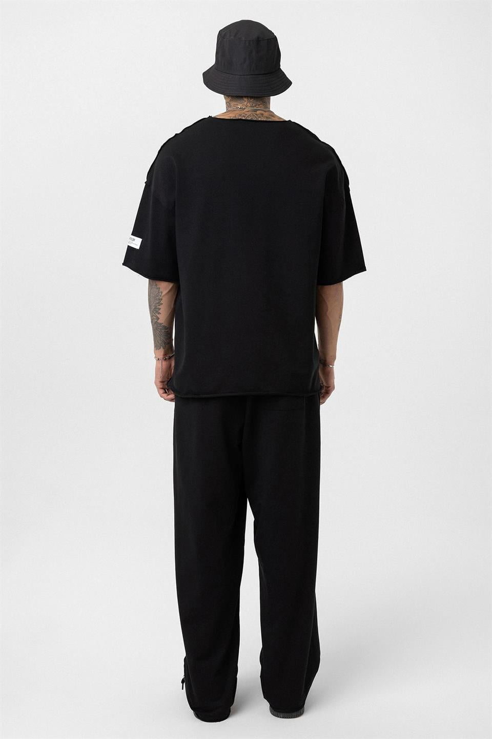 Label: Detailed Oversized Sweatsuit Set