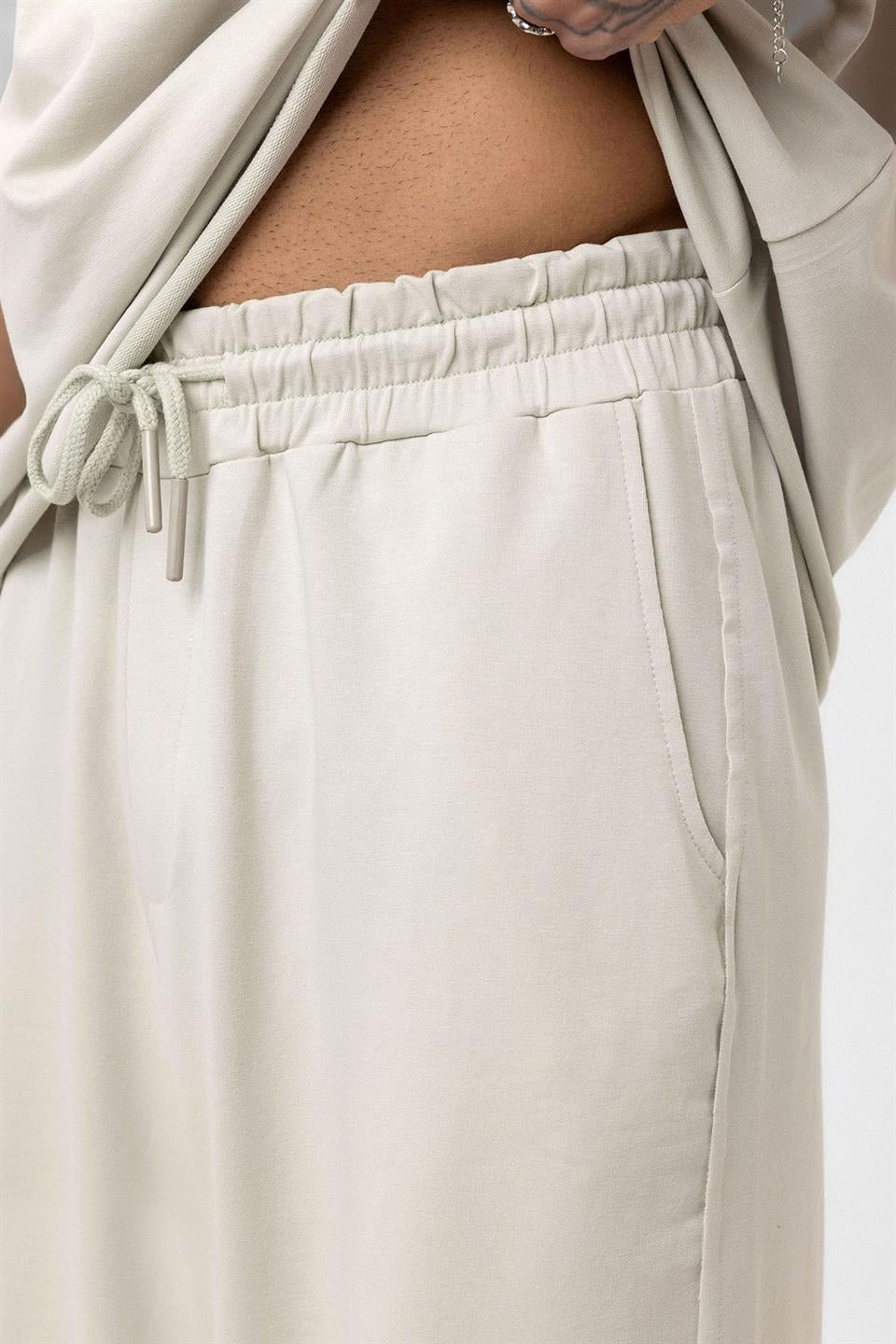Label: Detailed Oversized Sweatsuit Set