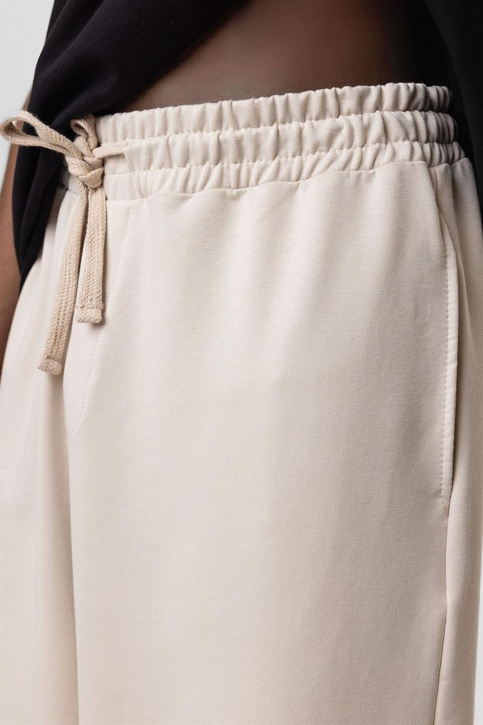 Basic Oversized Sweatpants with Elastic Cuffs