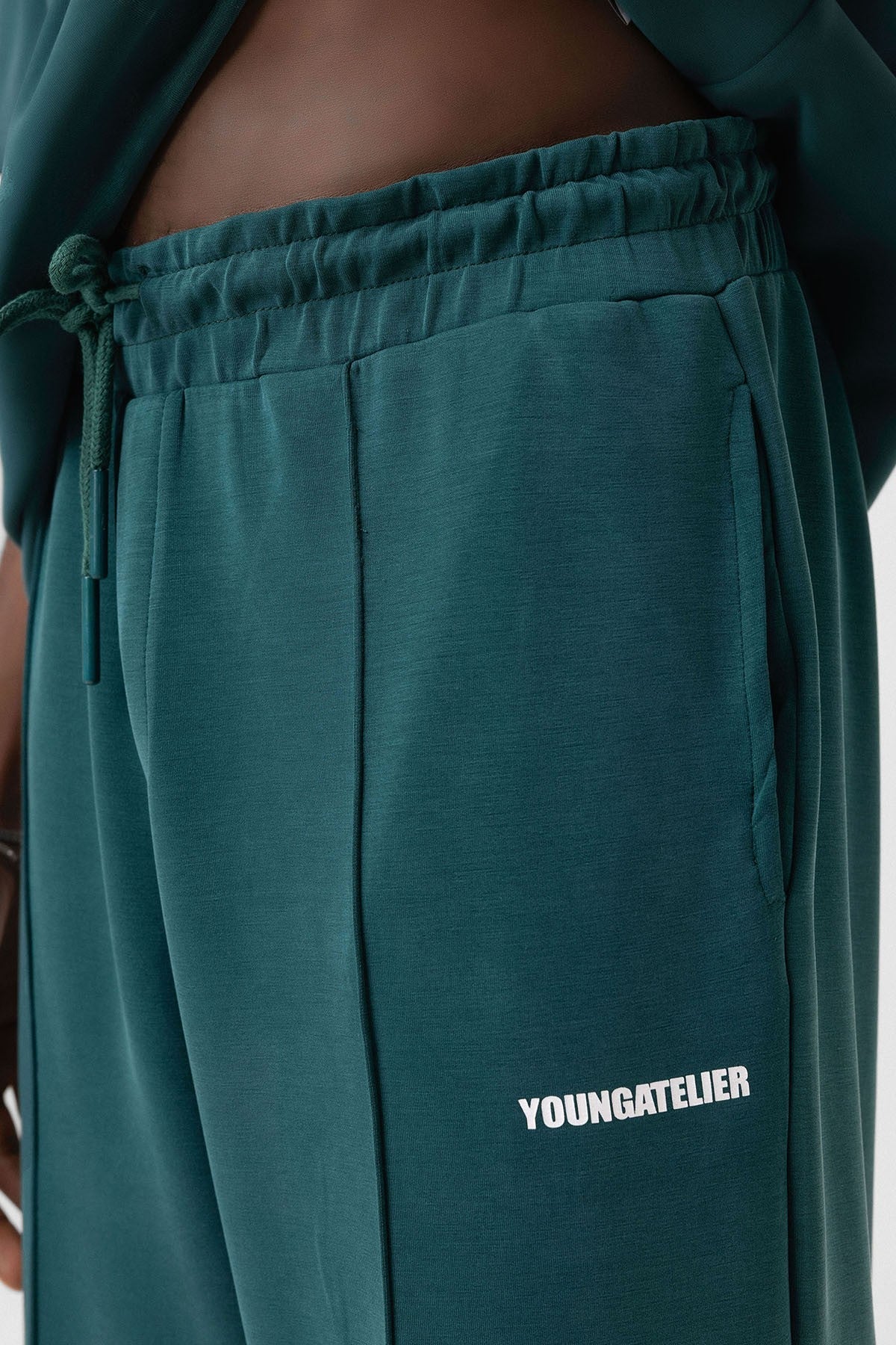 Label: Detailed Oversized Modal Fabric Sweatsuit Set