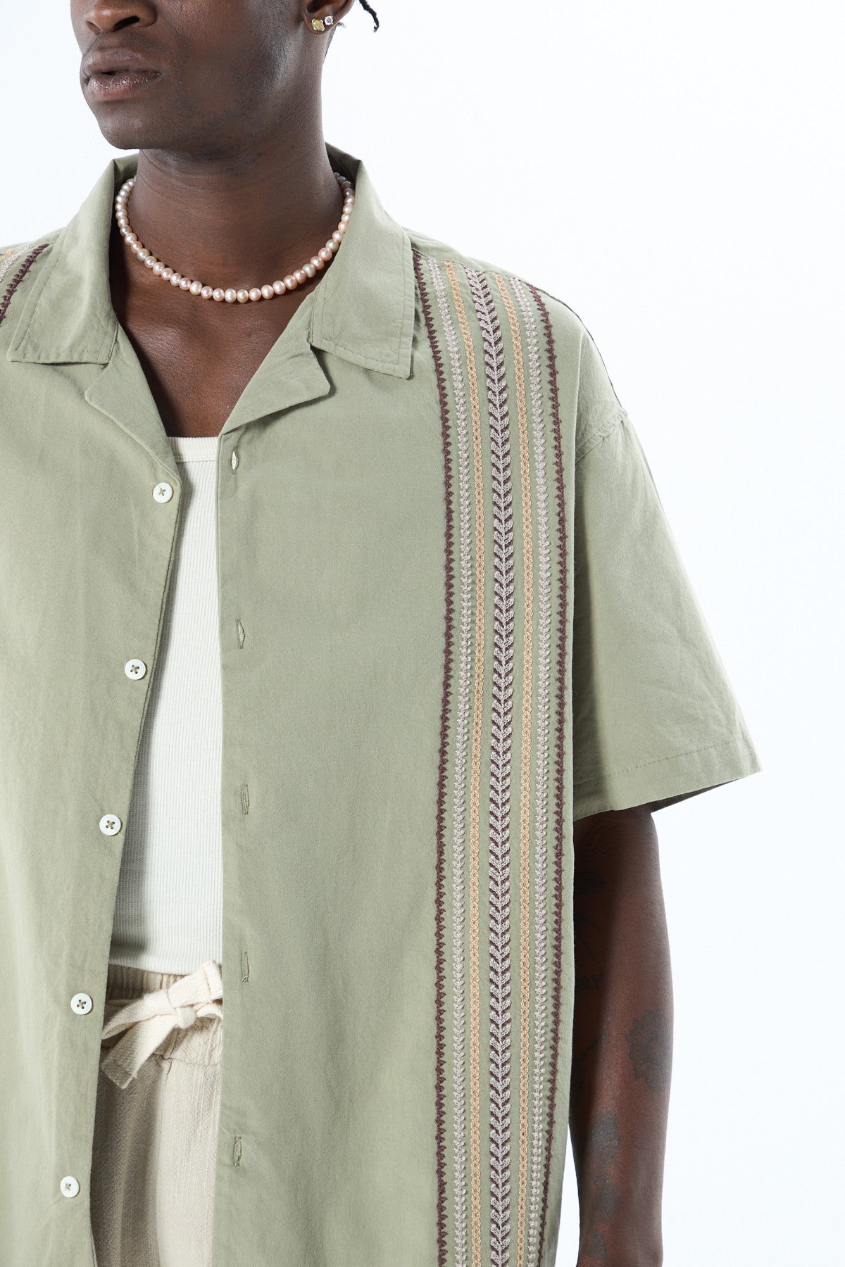 Oversized Short-Sleeve Linen Shirt with Embroidery Details and No Pockets