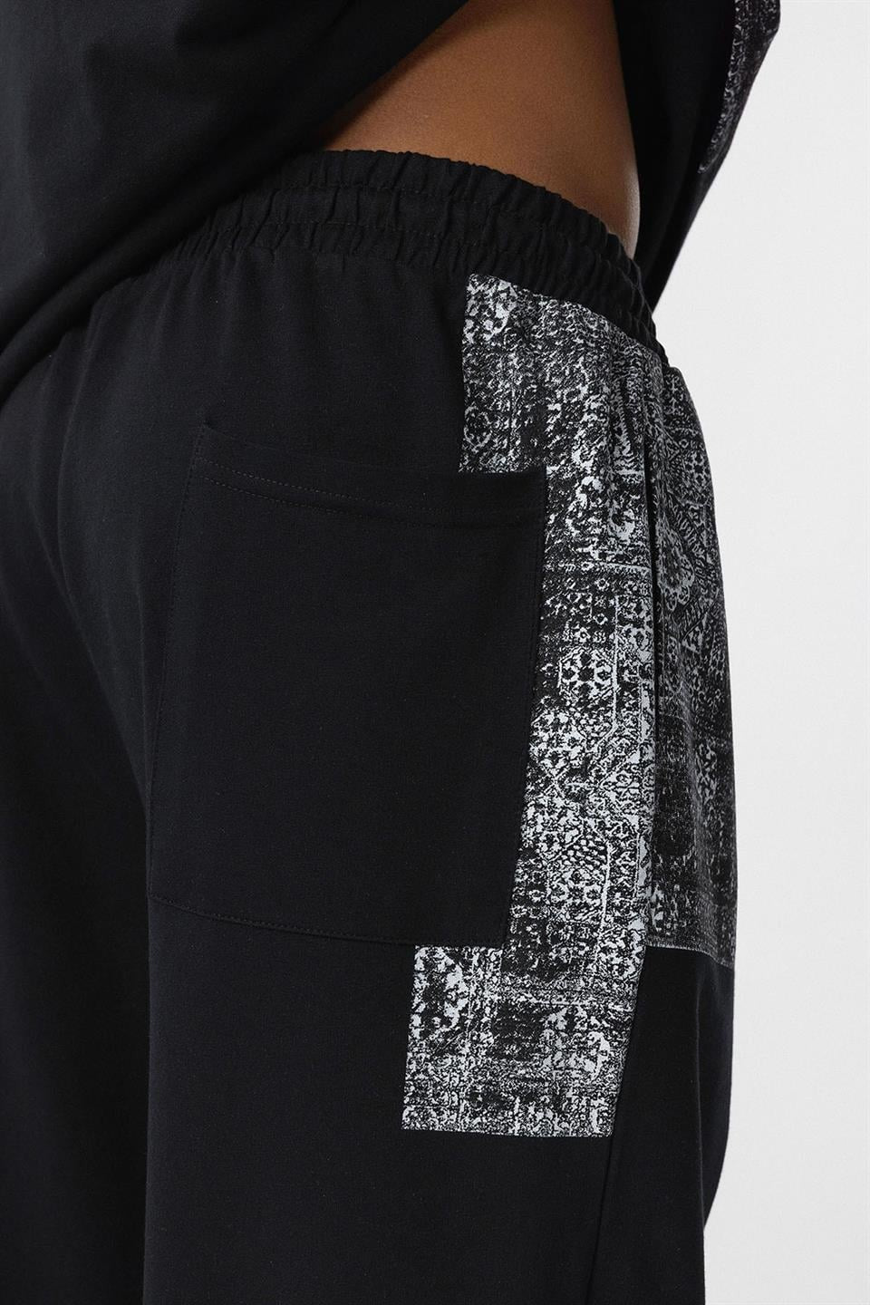 Oversized Sweatsuit Set with Ethnic Patterns