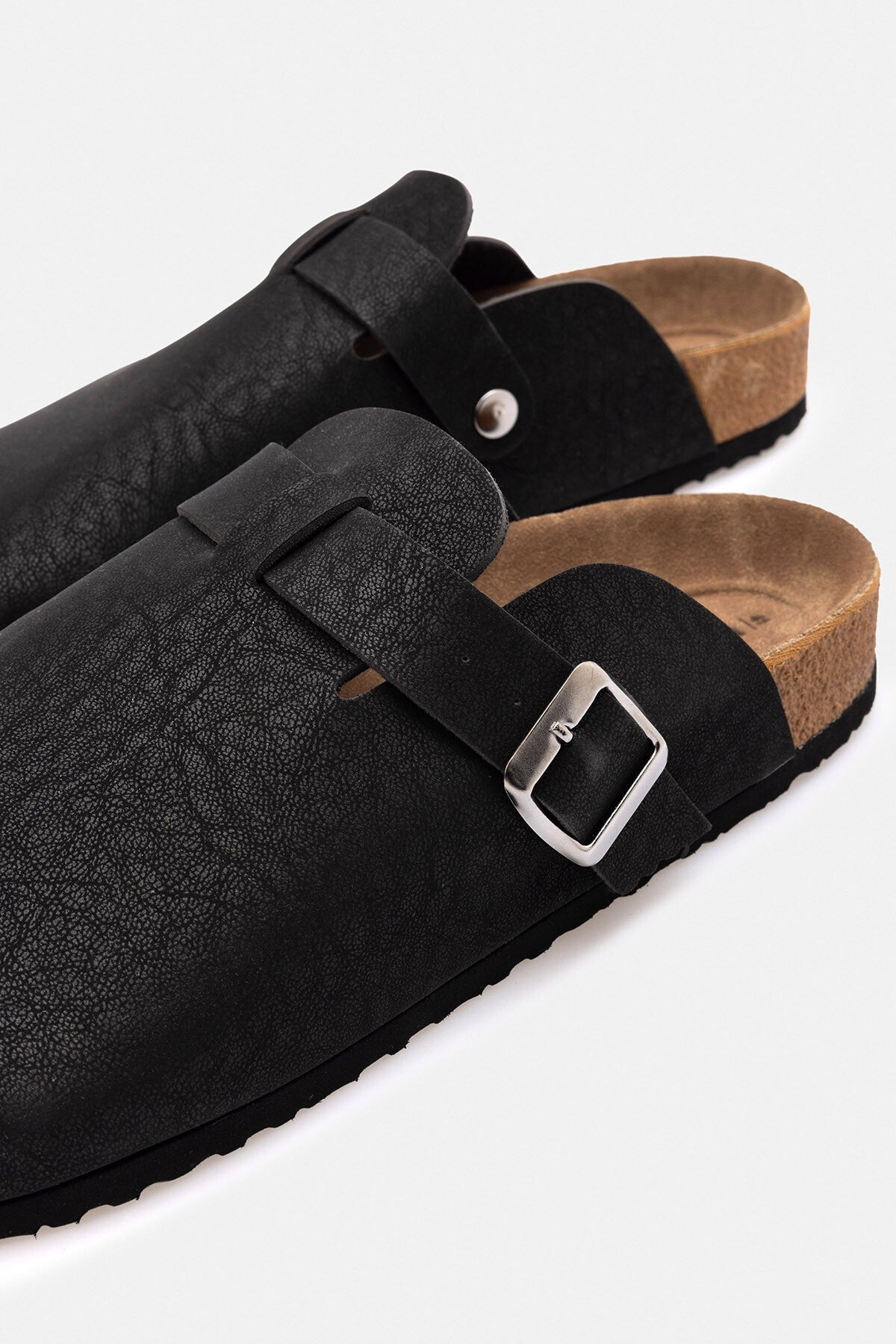 Polyester-Lined Synthetic-Toe Closed-Toe Slippers