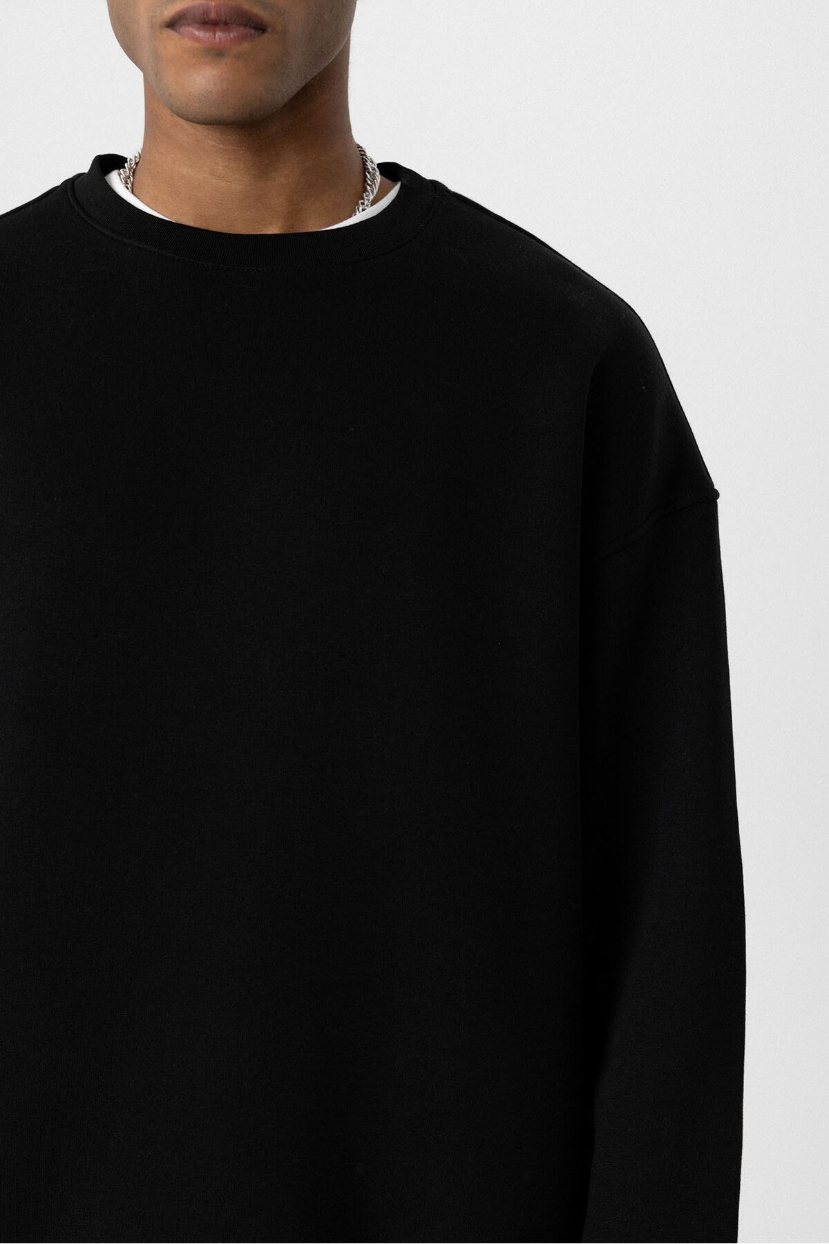 Basic Oversized Crew-Neck Sweatshirt