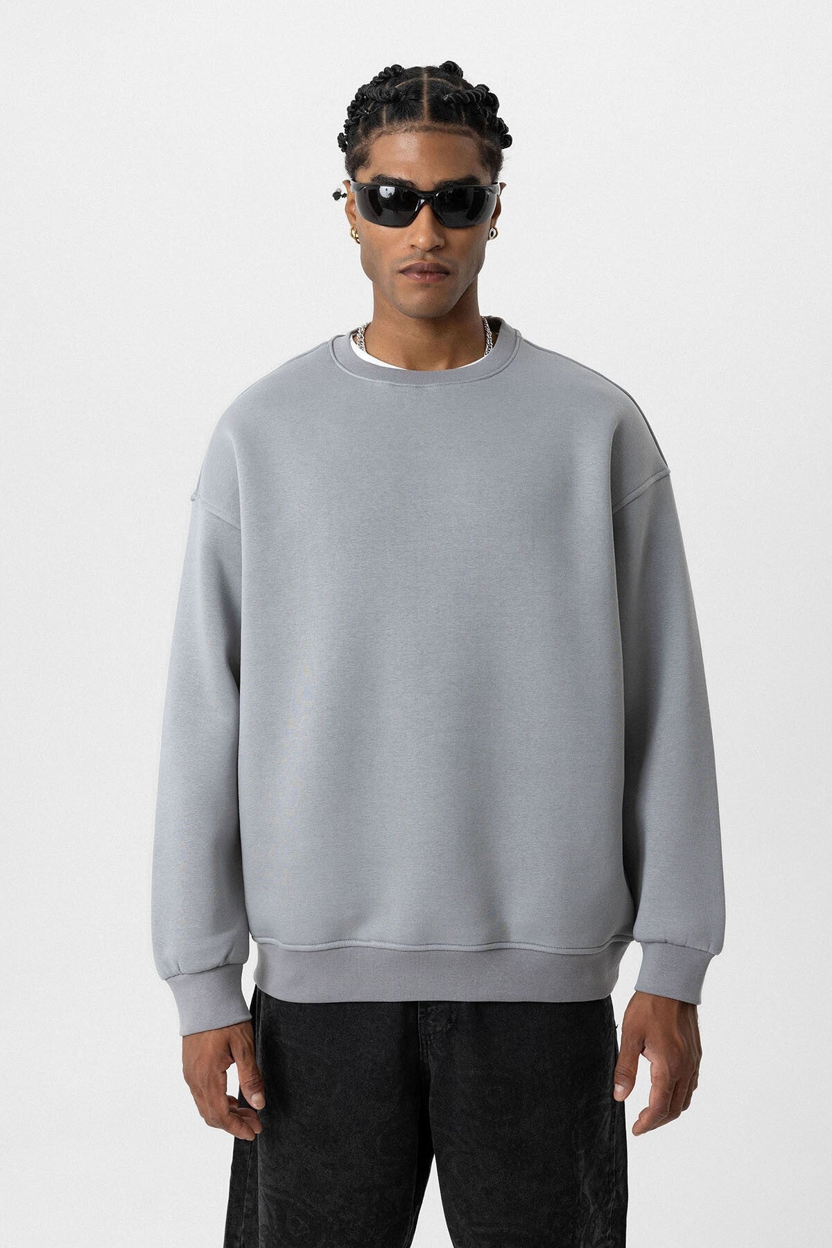 Basic Oversized Crew-Neck Sweatshirt