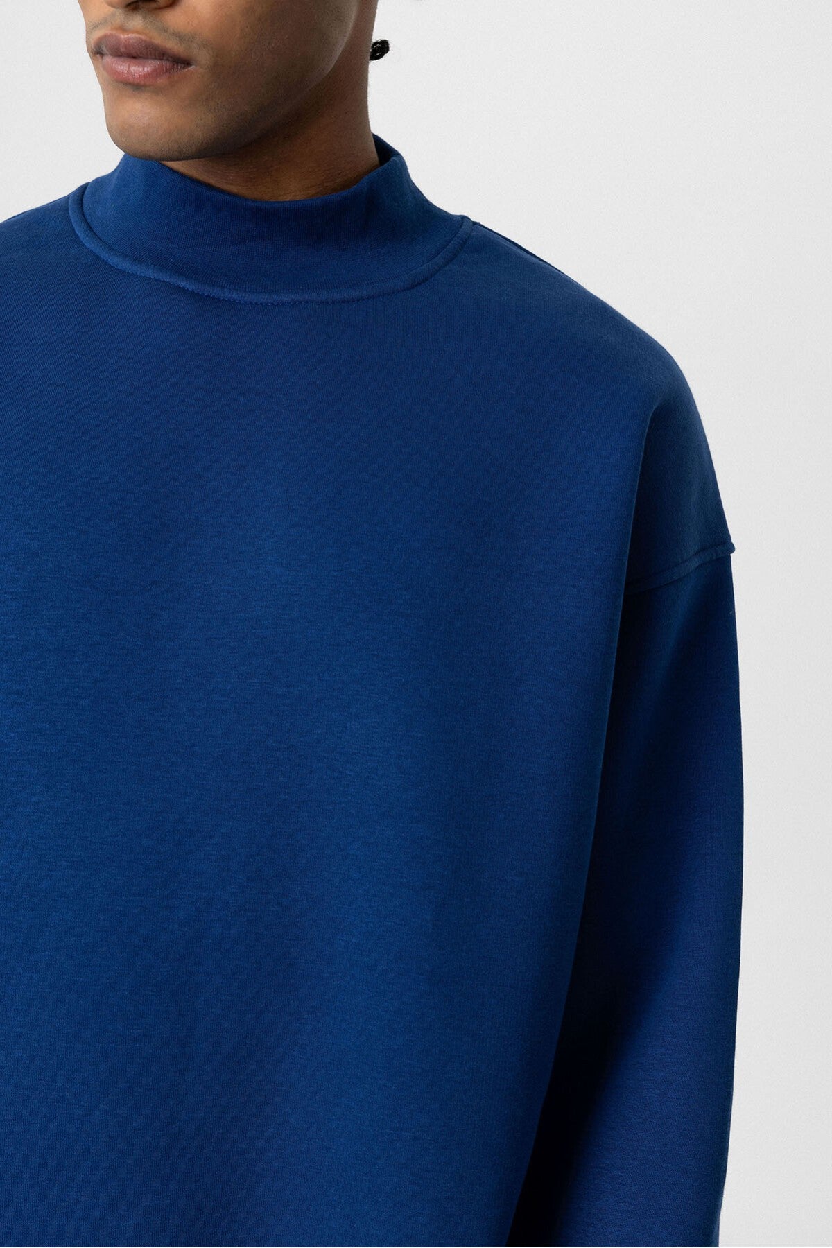 Basic Oversized Crew-Neck Sweatshirt