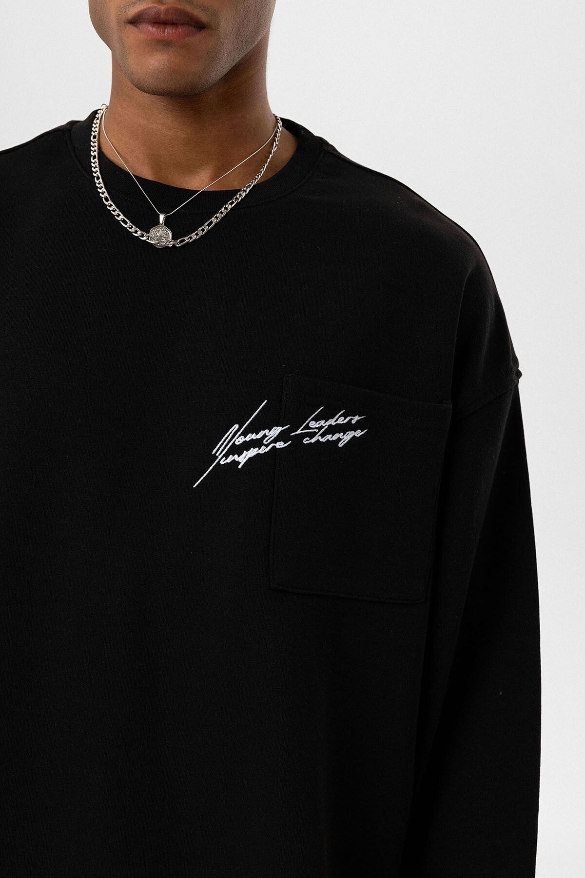 Oversized Sweatshirt with Pockets V10-30