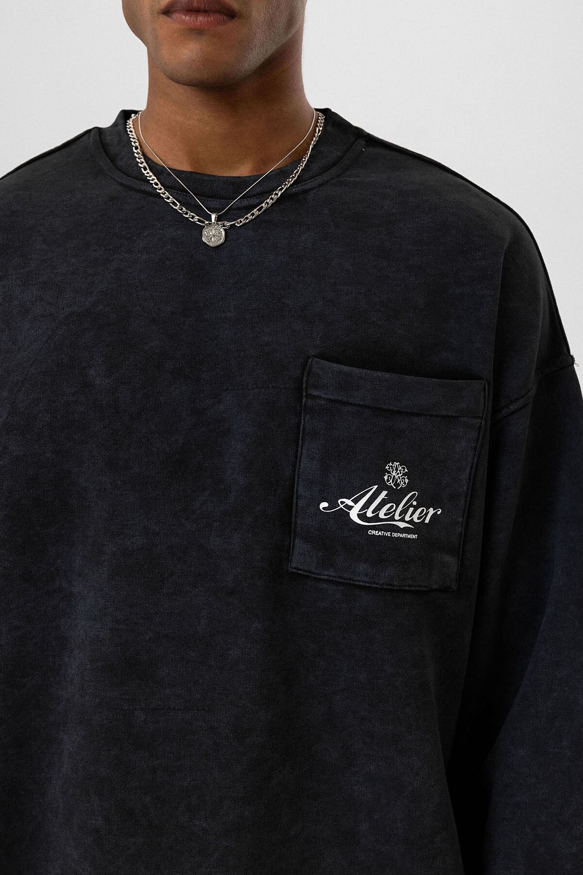 Oversized Sweatshirt with Pocket Details (Machine Washable)