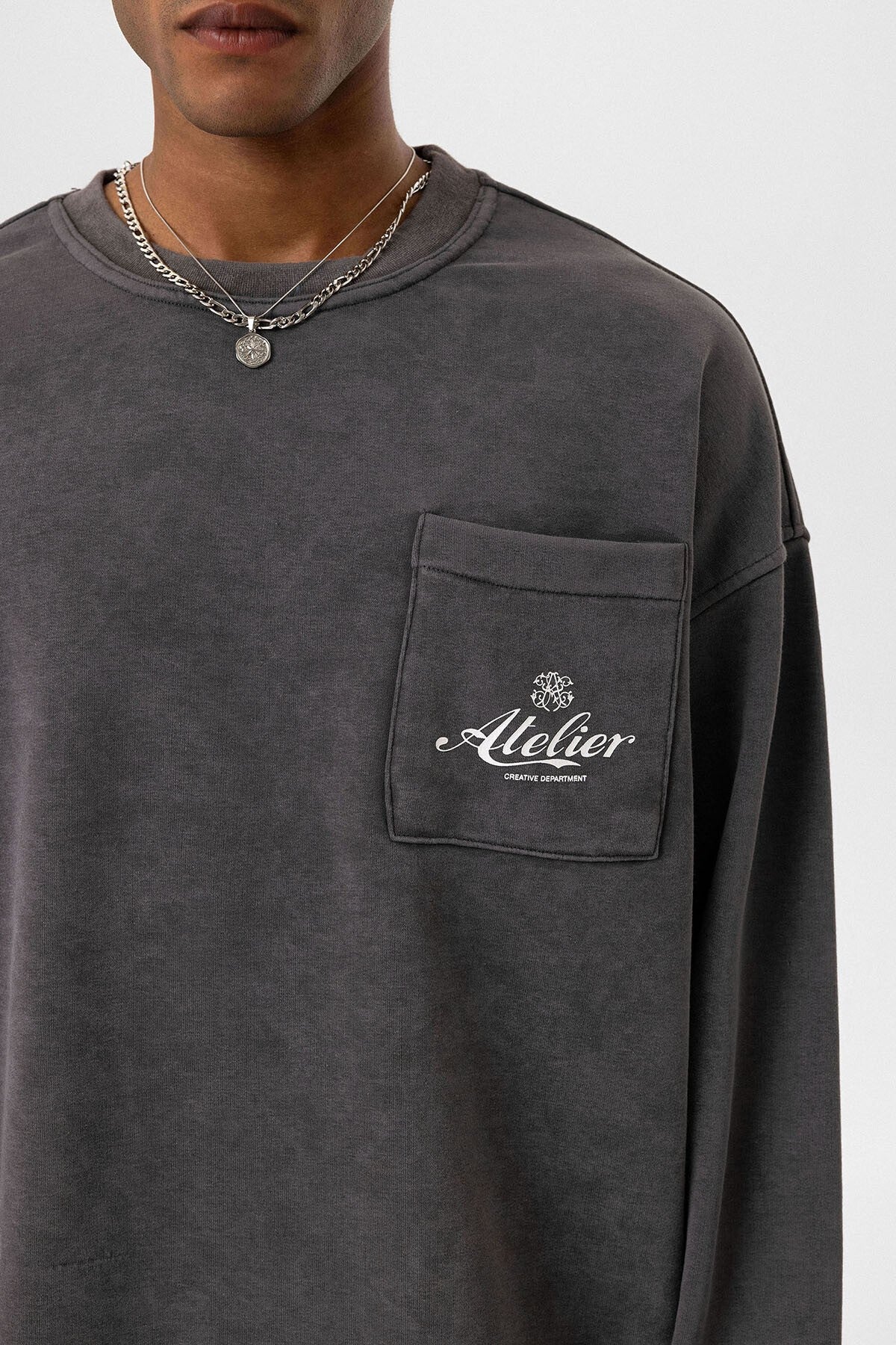 Oversized Sweatshirt with Pocket Details (Machine Washable)