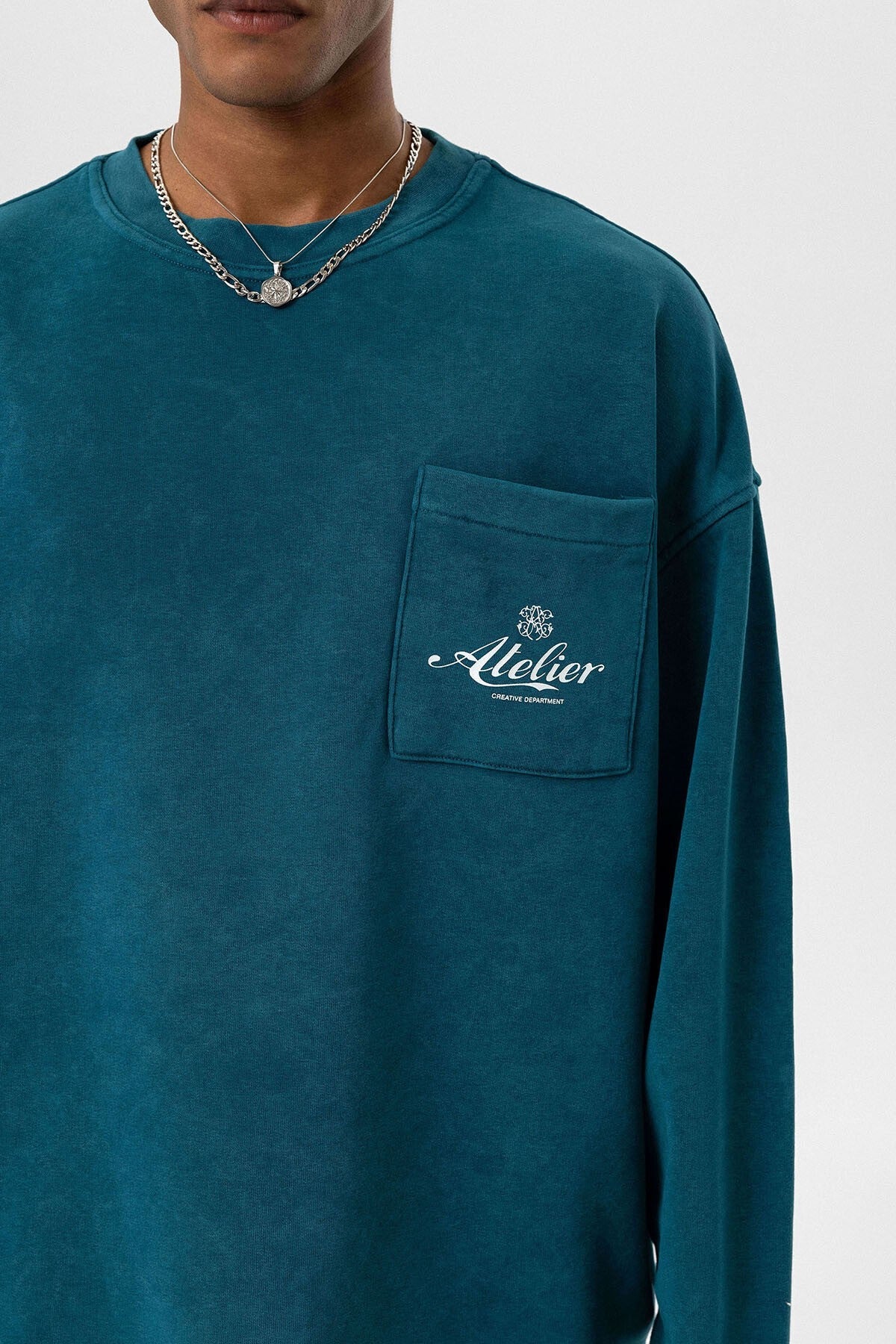 Oversized Sweatshirt with Pocket Details (Machine Washable)