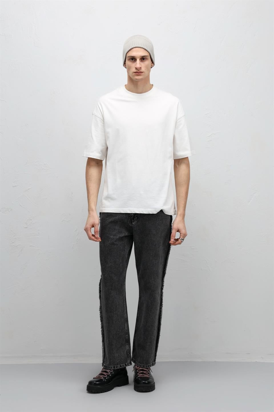 Baggy Jeans with Side Seam Details