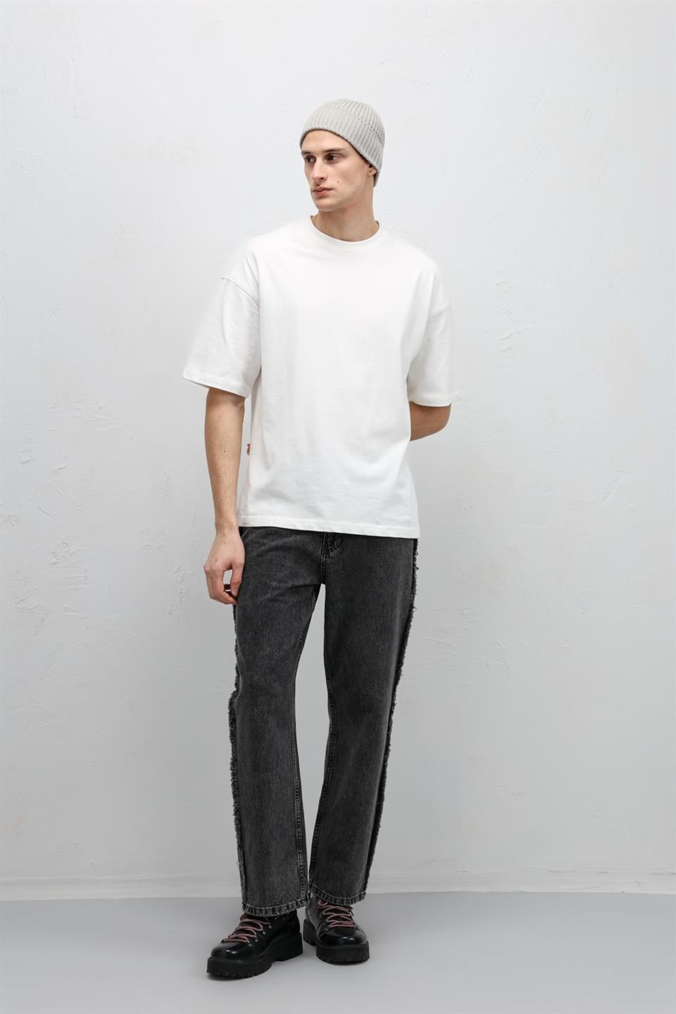 Baggy Jeans with Side Seam Details