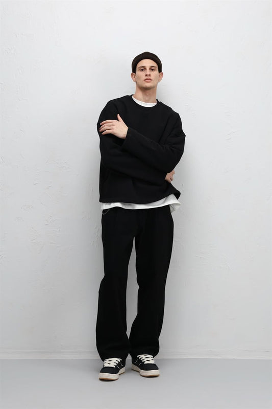 Pleated Baggy Jeans with Chain Accents