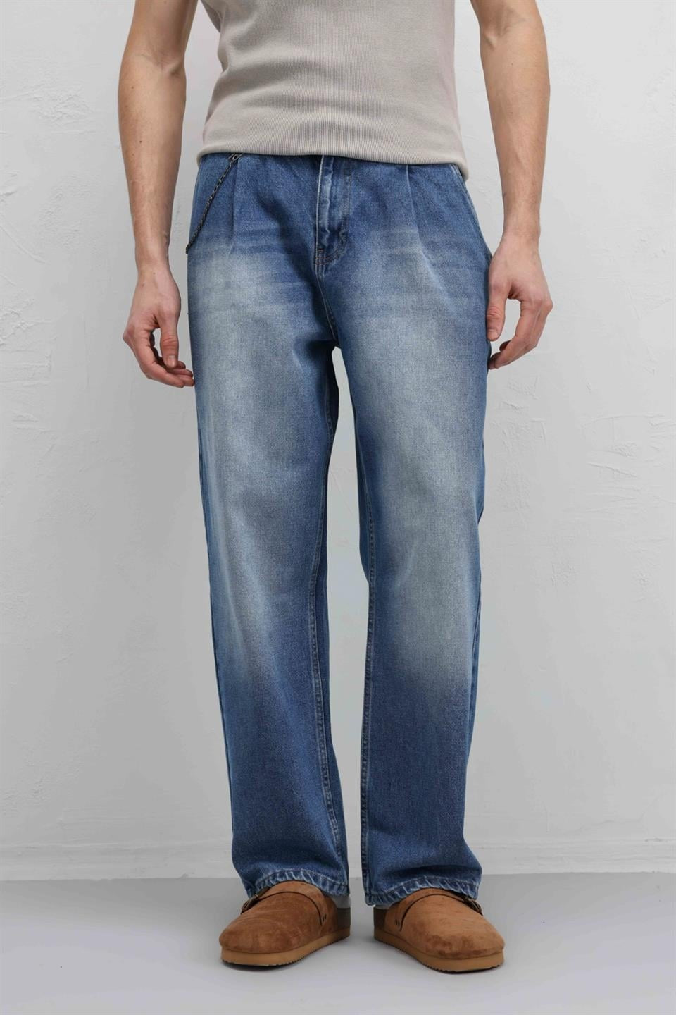 Pleated Baggy Jeans with Chain Accents