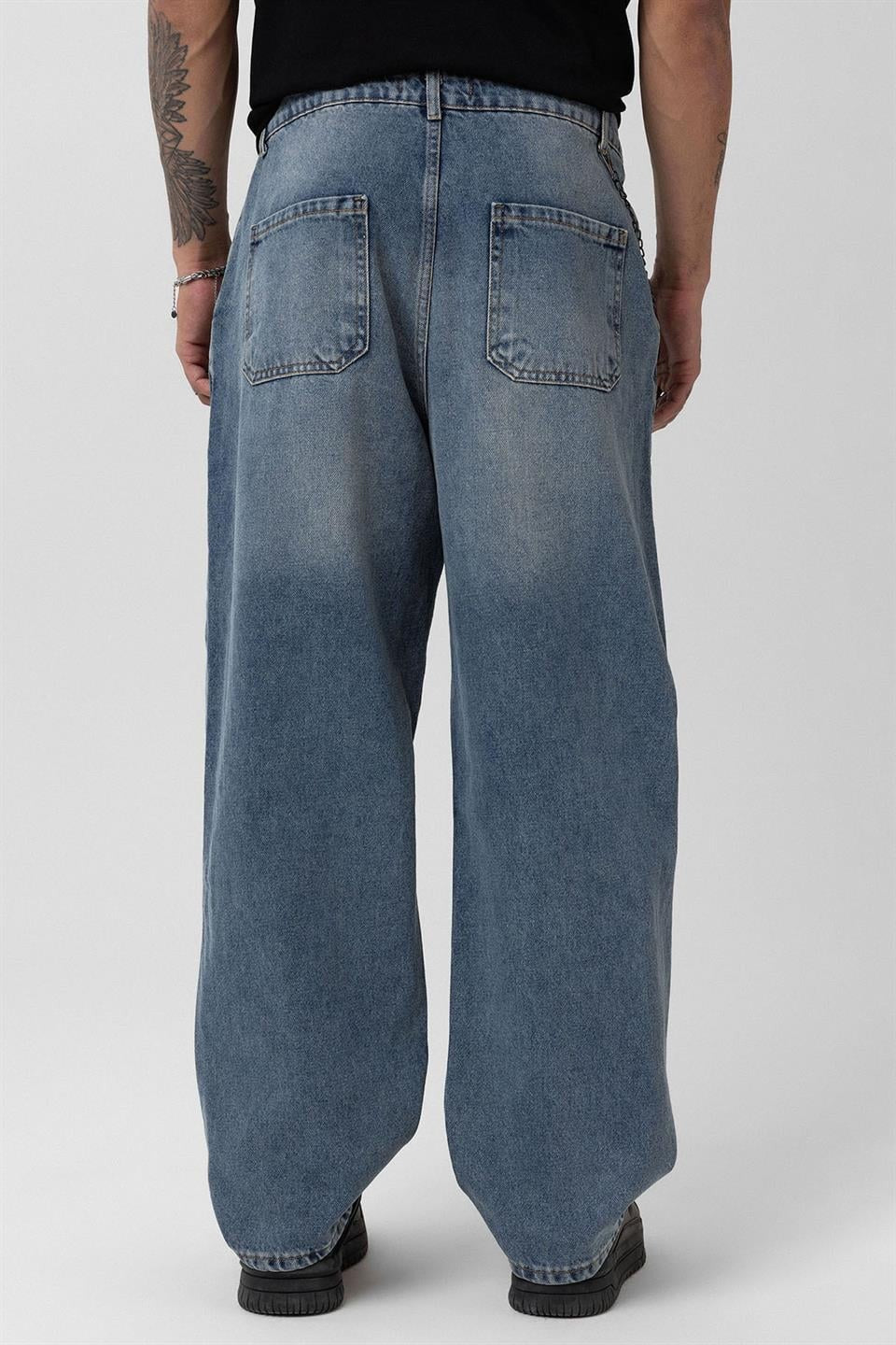 Pleated Baggy Jeans with Chain Accents