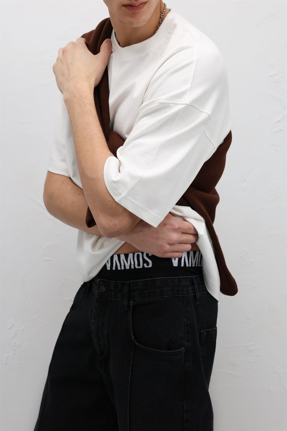 Stitched-Detail Relaxed-Fit Jeans