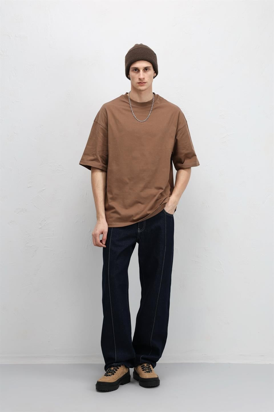 Stitched-Detail Relaxed-Fit Jeans