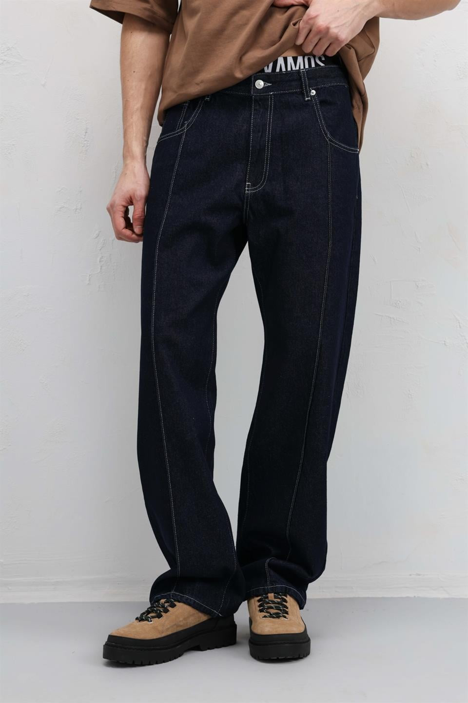 Stitched-Detail Relaxed-Fit Jeans