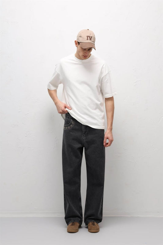 Relaxed-Fit Jeans with Pocket Details