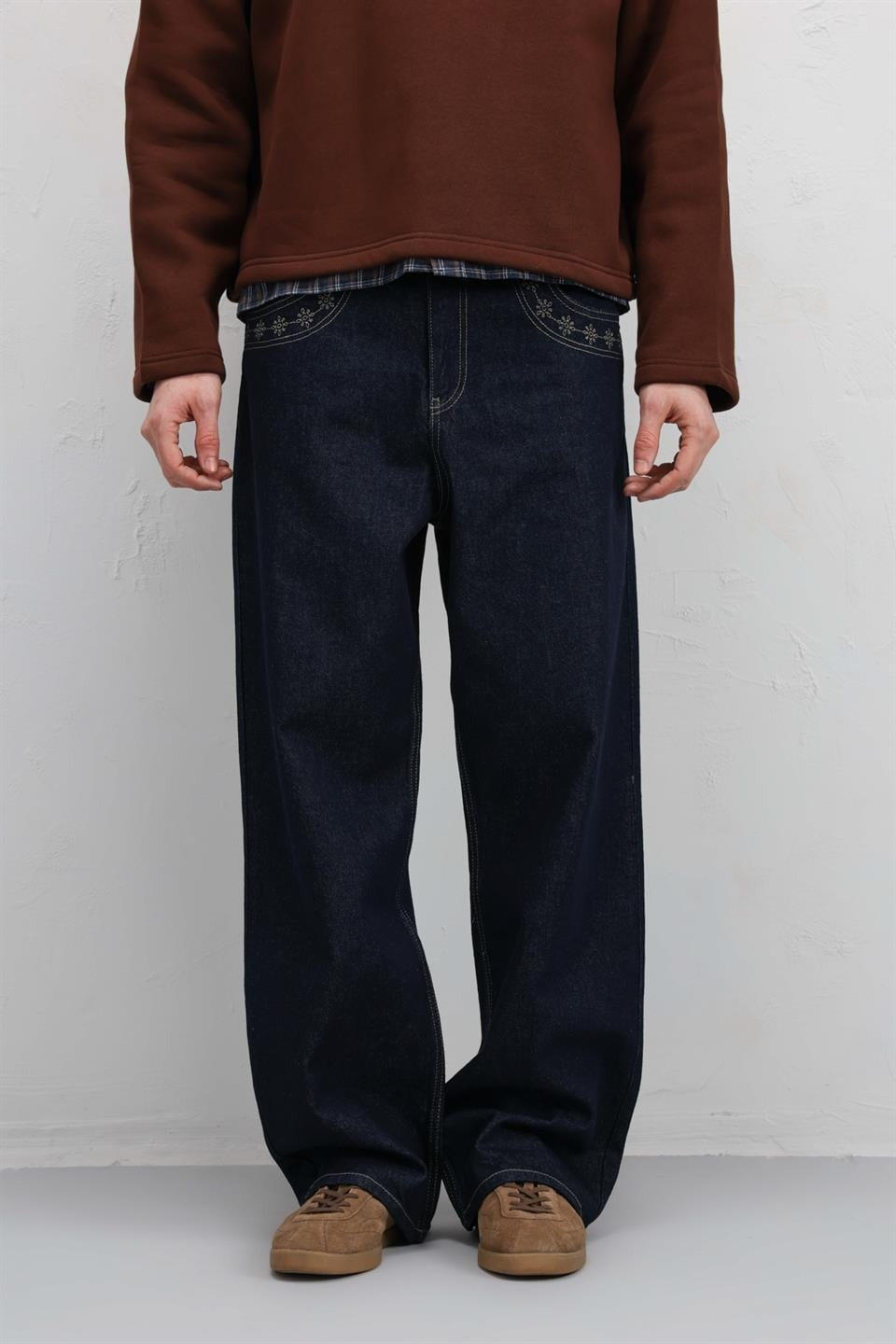 Relaxed-Fit Jeans with Pocket Details