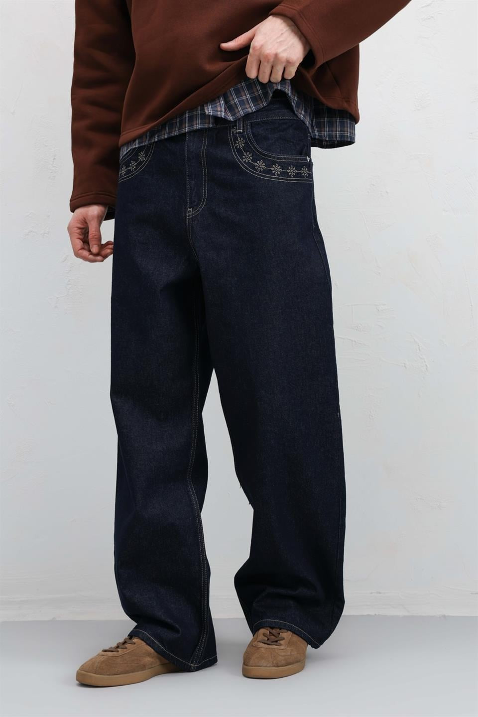 Relaxed-Fit Jeans with Pocket Details