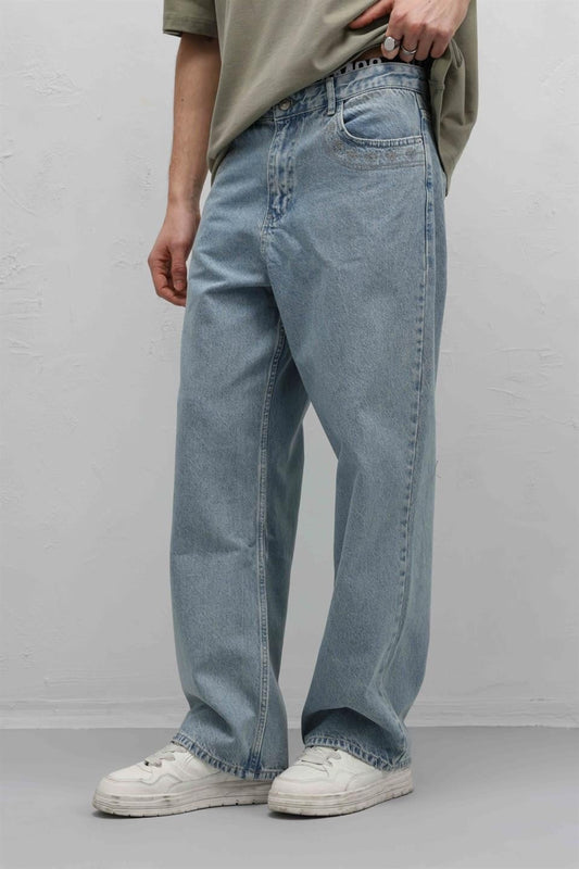 Relaxed-Fit Jeans with Pocket Details