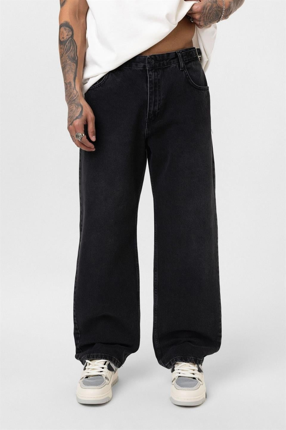 Relaxed-Fit Jeans