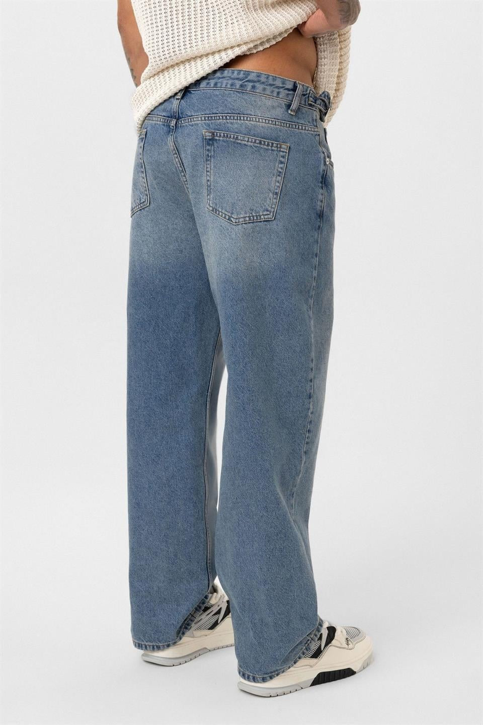 Relaxed-Fit Jeans