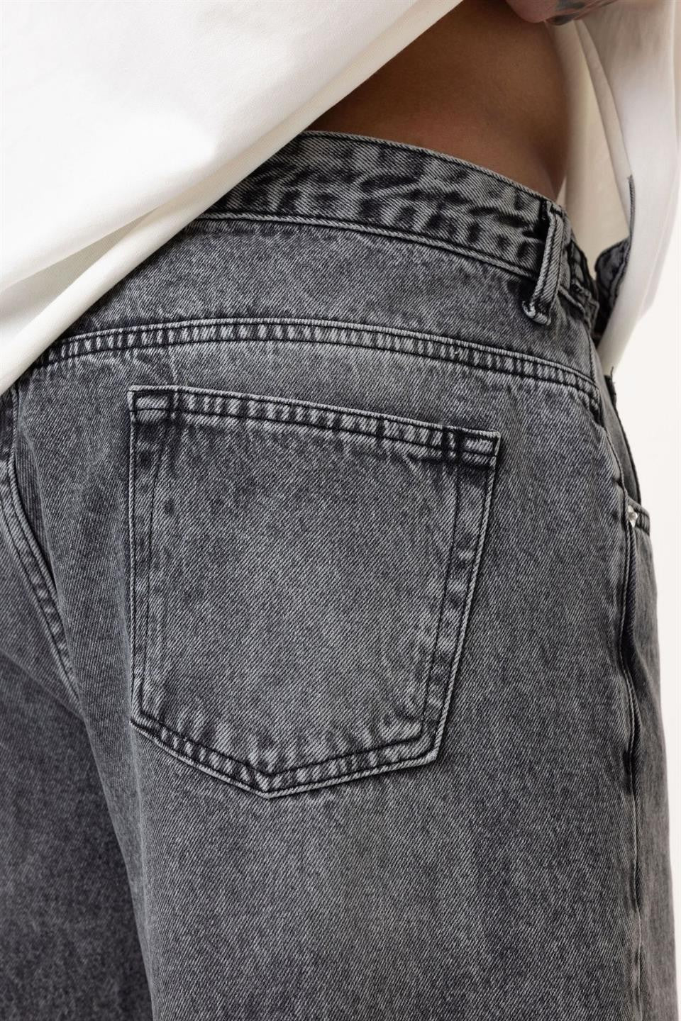 Relaxed-Fit Jeans