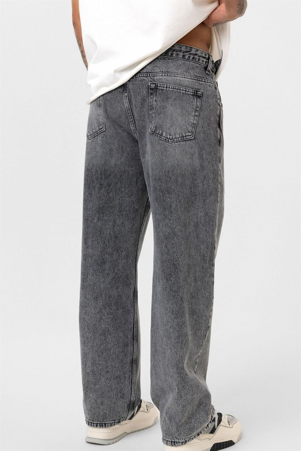 Relaxed-Fit Jeans