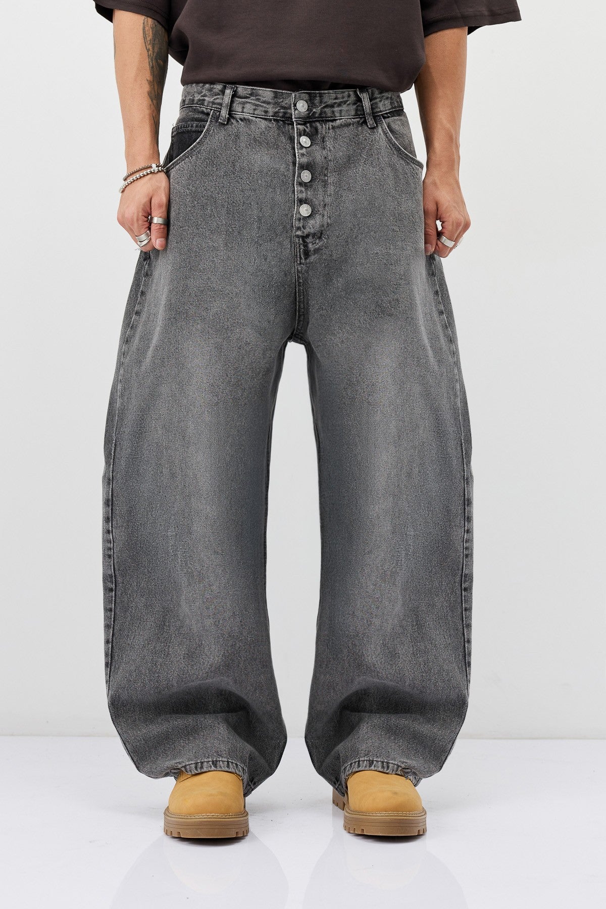 Barrel-Fit Jeans