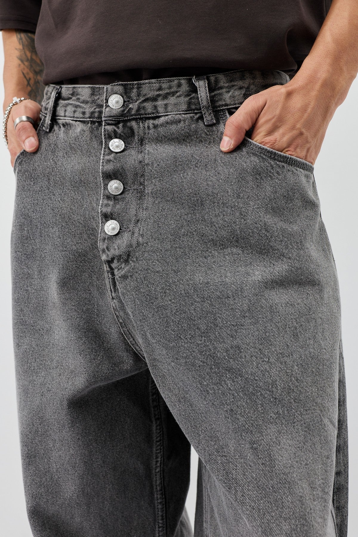Barrel-Fit Jeans