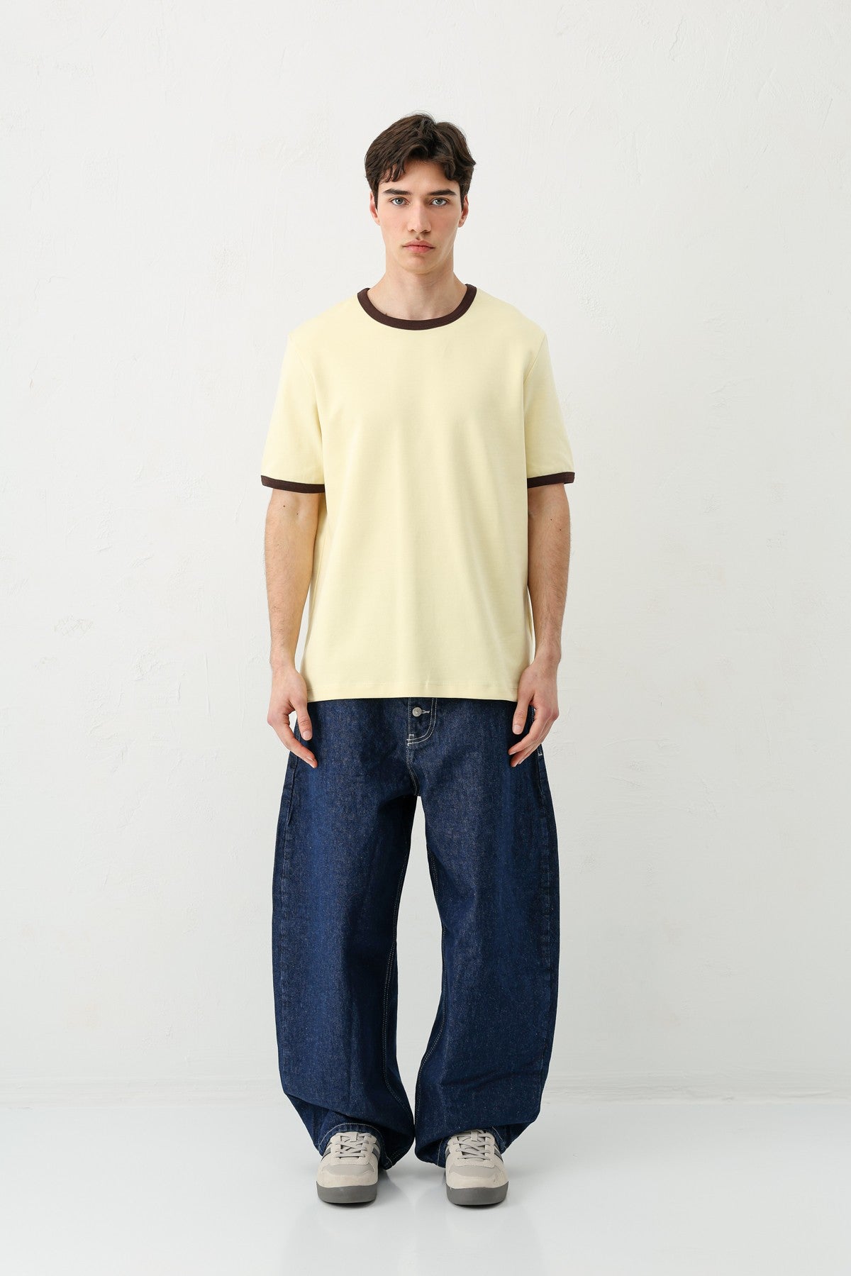 Barrel-Fit Jeans