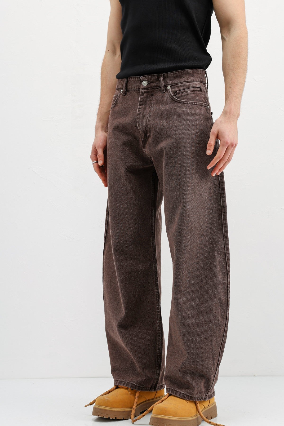 Balloon-Fit Jeans