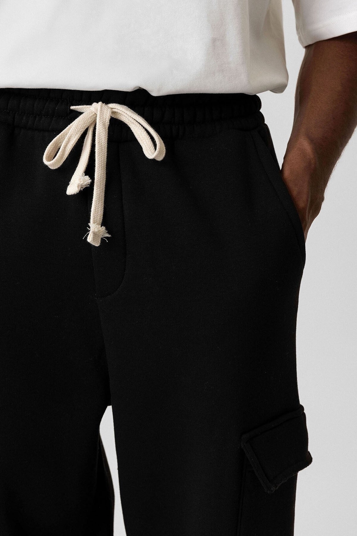 Basic Baggy Sweatpants with Cargo Pockets